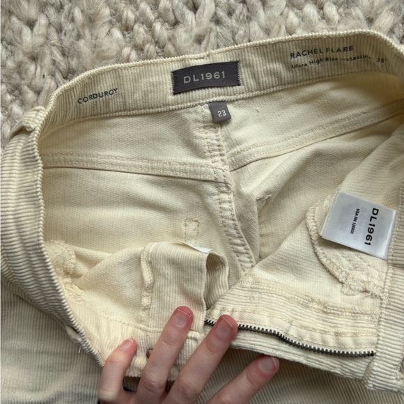 DL1961 Rachel Flare Ultra High Rise Instasculpt 35" - Eggshell Corduroy Size 23 - Picture 7 of 8